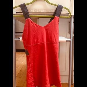 Lululemon orange work out bra top size 10